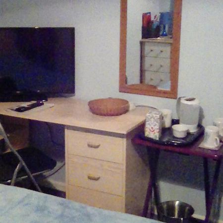 Bed & Breakfast Only - Not 24 Hour Lodging - Free Parking Truro Cornwall Exterior foto